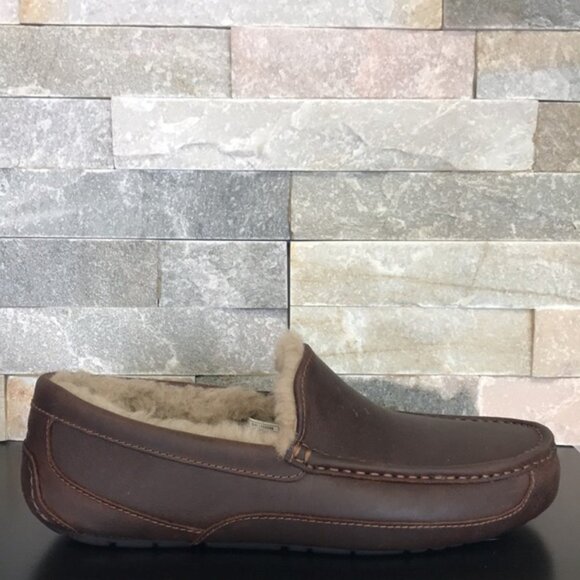 UGG Ascot Men's Slipper - Picture 2 of 3